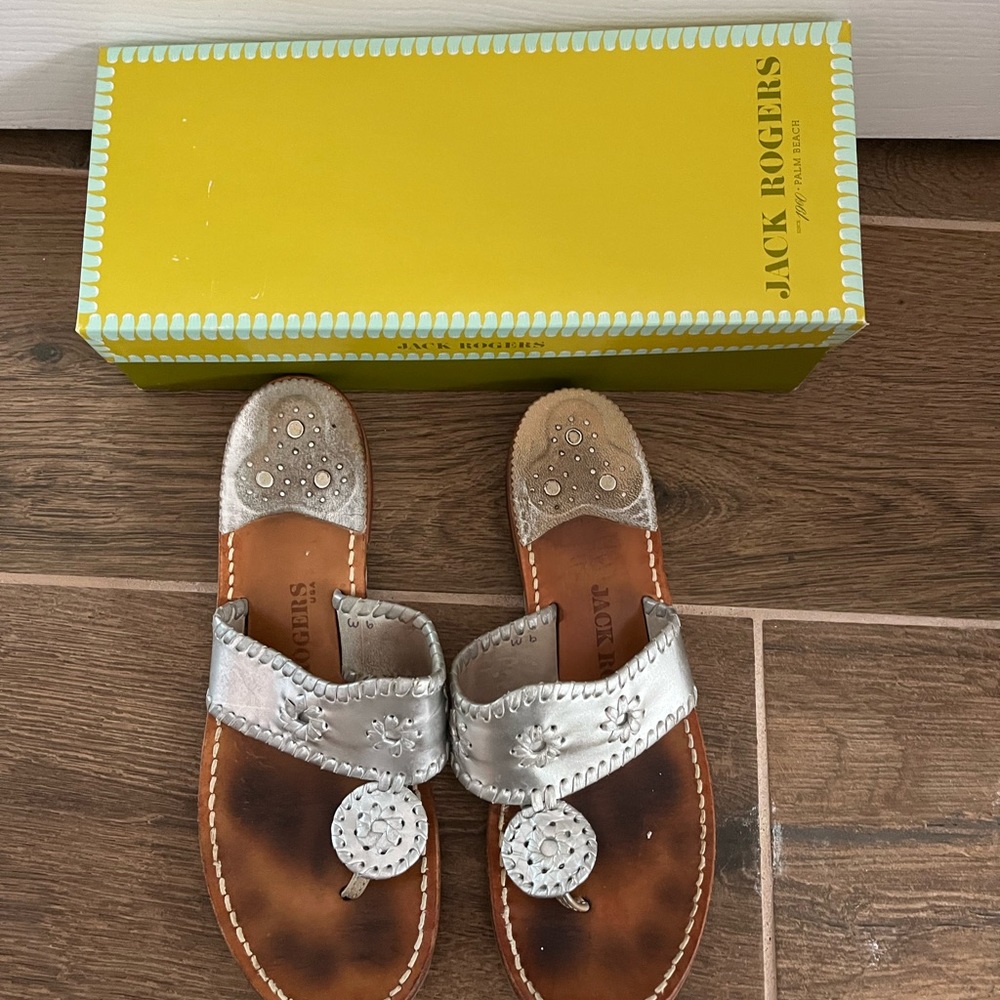 Jack Rogers Silver Leather Daisy Thong Slide Sandal - Picture 6 of 7